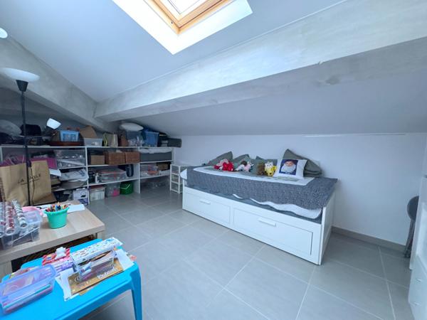 A VENDRE 84120 PERTUIS APPARTEMENT DUPLEX TYPE 4 PIECES D'ENVIRON 66 M² LOI CARREZ  (98M² AU SOL) AVEC BALCON ET STATIONNEMENT