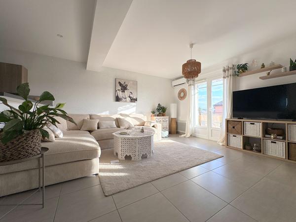 A VENDRE 84120 PERTUIS APPARTEMENT DUPLEX TYPE 4 PIECES D'ENVIRON 66 M² LOI CARREZ  (98M² AU SOL) AVEC BALCON ET STATIONNEMENT