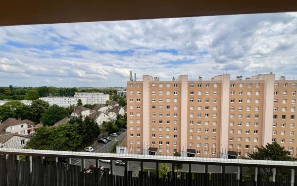 Appartement à vendre    3 pièces • 52,50 m2 La Courneuve