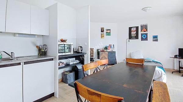 NANTES - ROND-POINT DE VANNES / Studio 28,84m² au 3ème étage avec ascenseur, DPE C