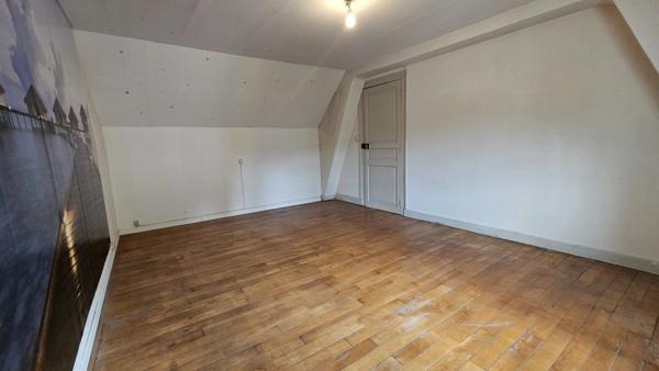 Maison ancienne LE LUDE (72)