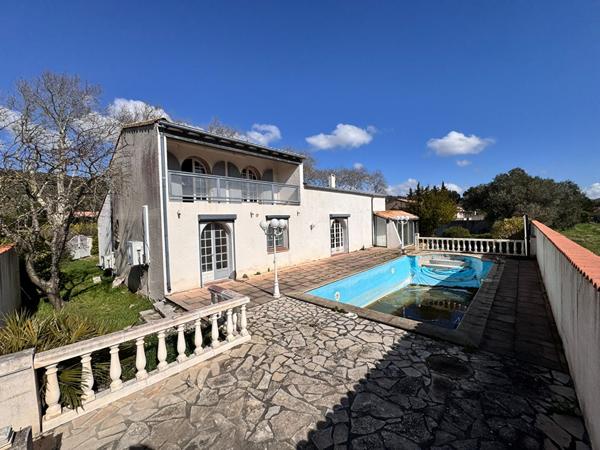 Grande villa 205 m² avec piscine et garage sur terrain 1350 m², vue dégagée montagne Alaric