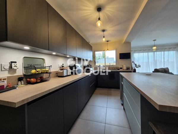 MAISON À VENDRE DE 5 PIÈCES DE 125,00 M²