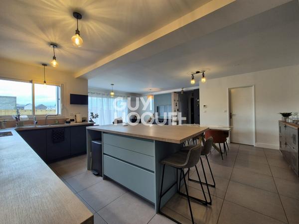 MAISON À VENDRE DE 5 PIÈCES DE 125,00 M²