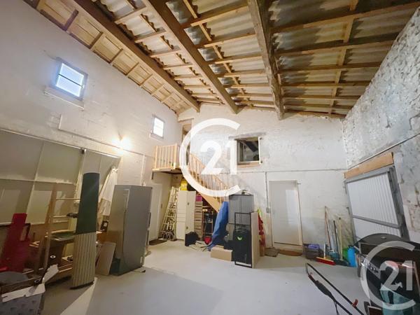 Maison à vendre  4 pièces - 135 m2 CHERAC - 17