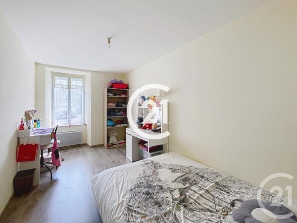 Maison à vendre  4 pièces - 135 m2 CHERAC - 17