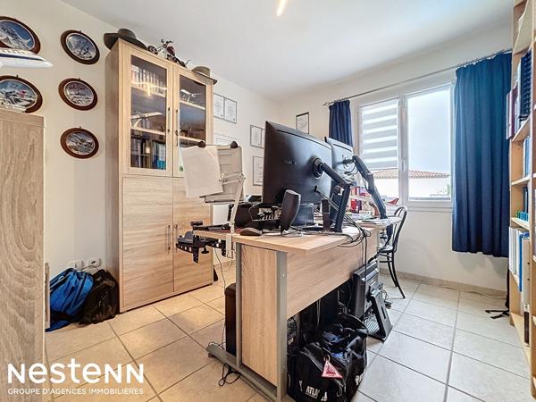 Maison T7 élevée d'un étage, libre de 4 faces,160 m² sur parcelle de 1336 m²