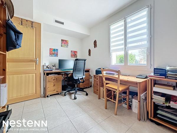 Maison T7 élevée d'un étage, libre de 4 faces,160 m² sur parcelle de 1336 m²