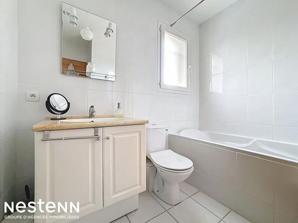 Maison T7 élevée d'un étage, libre de 4 faces,160 m² sur parcelle de 1336 m²