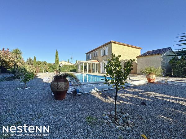 Maison T7 élevée d'un étage, libre de 4 faces,160 m² sur parcelle de 1336 m²