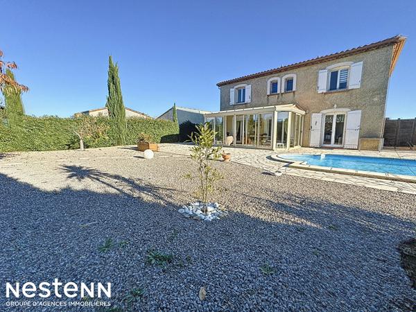 Maison T7 élevée d'un étage, libre de 4 faces,160 m² sur parcelle de 1336 m²