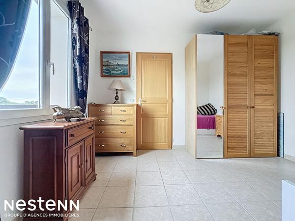 Maison T7 élevée d'un étage, libre de 4 faces,160 m² sur parcelle de 1336 m²