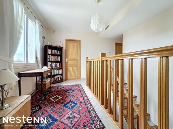 Maison T7 élevée d'un étage, libre de 4 faces,160 m² sur parcelle de 1336 m²