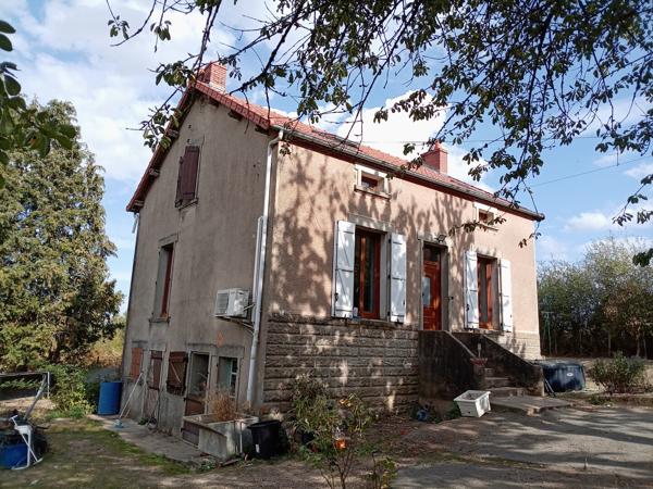 Charmante maison avec grange cherche nouvelle famille Cette charmante
