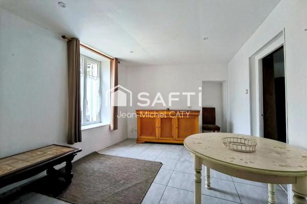 POUILLY SUR LOIRE, maison habitable avec fort potentiel.