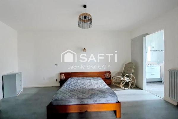 POUILLY SUR LOIRE, maison habitable avec fort potentiel.