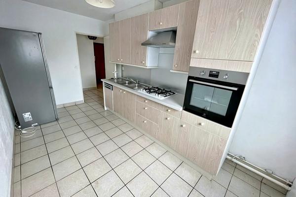 A LOUER - ST SEBASTIEN SUR LOIRE - Grand Appartement 3 pièces avec TERRASSE + GARAGE