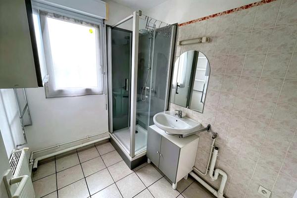 A LOUER - ST SEBASTIEN SUR LOIRE - Grand Appartement 3 pièces avec TERRASSE + GARAGE