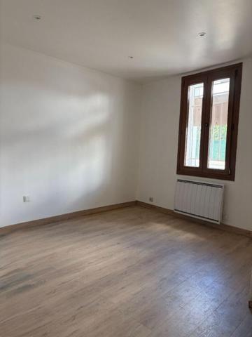 2 pièces Rénové + Bureau (37m²) + Buanderie privée ? Proche RER /Tramway T1 & Westfield
