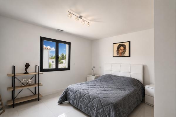 LUNEL - Villa contemporaine 5 pièce(s) 138 m2 avec piscine au sel
