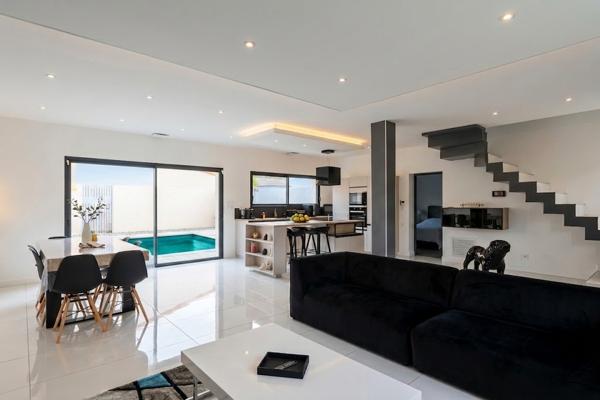 LUNEL - Villa contemporaine 5 pièce(s) 138 m2 avec piscine au sel