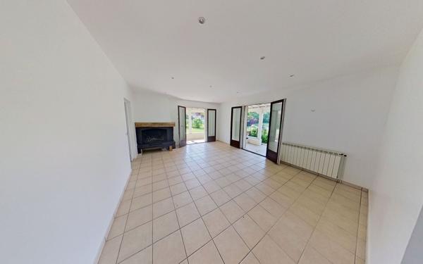 Maison à vendre    5 pièces •  Dommartin