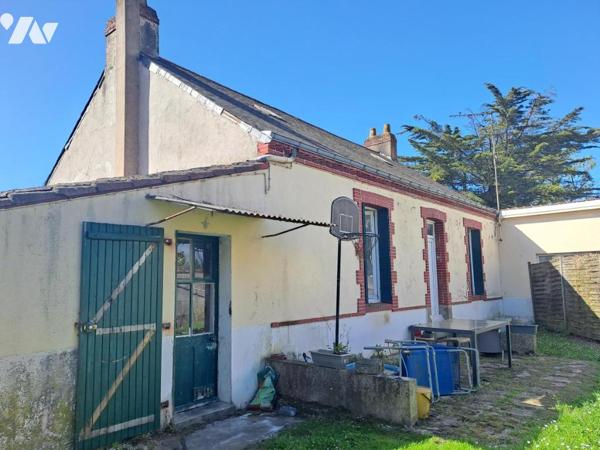 REZE - BALINIERE - Maison ancienne avec dépendances à rénover