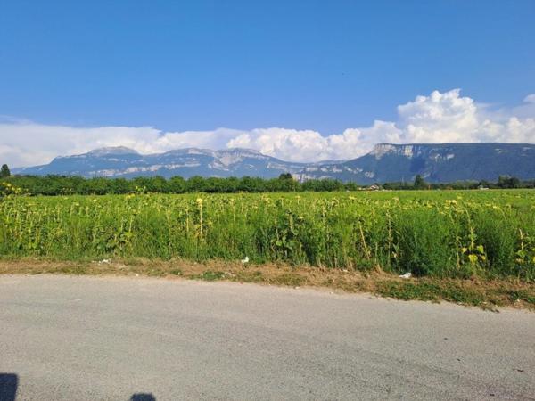 A VENDRE  TERRAIN INDUSTRIEL 11000 m²  TULLINS 38210