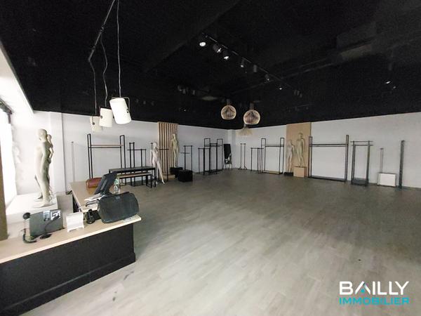 Local commercial 180 m² LA ROCHE SUR YON ? Centre Commercial BELLEVUE (Route de Nantes) , La roche sur yon