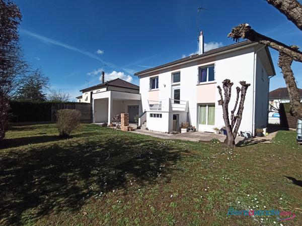 GRANDE MAISON LUMINEUSE