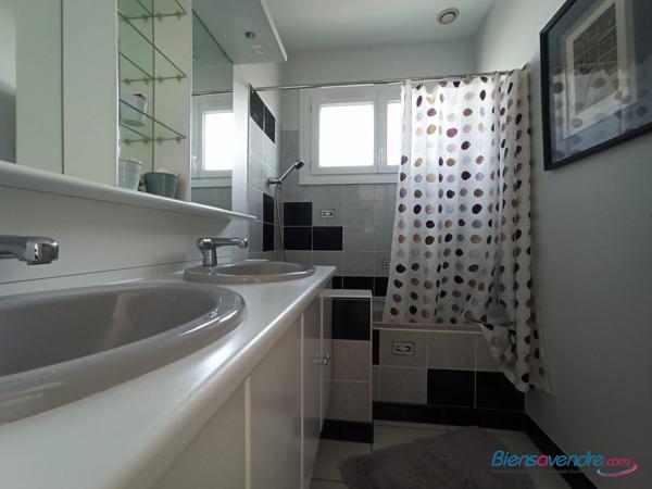 GRANDE MAISON LUMINEUSE