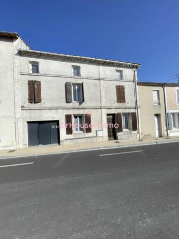 Immeuble à vendre de 210 m²