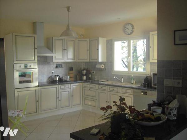 Maison d'habitation construite sur 2 étages 4 chambres