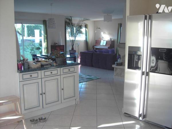 Maison d'habitation construite sur 2 étages 4 chambres