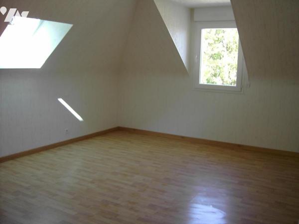 Maison d'habitation construite sur 2 étages 4 chambres