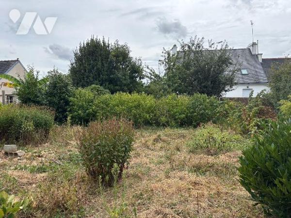 Terrain a Vendre à BRIEC, en Finistère Sud (29), au Coeur du Bourg, Terrain Constructible arbor...