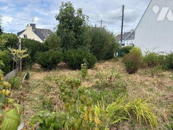 Terrain a Vendre à BRIEC, en Finistère Sud (29), au Coeur du Bourg, Terrain Constructible arbor...