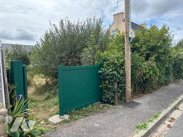 Terrain a Vendre à BRIEC, en Finistère Sud (29), au Coeur du Bourg, Terrain Constructible arbor...
