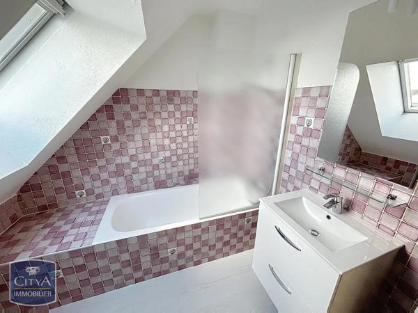 Maison à louer 6 pièces 156.11m² Auray (56400)