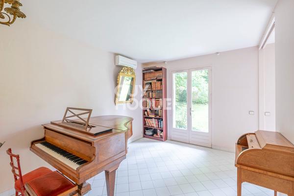 **Le Charme Authentique de Vieux Marly**