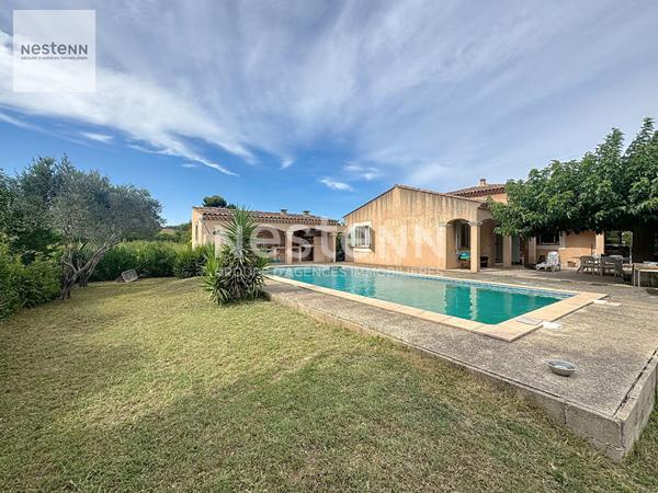 Maison de type 5 d'environ 180m² sur un terrain de 1000m² avec piscine