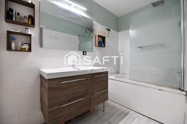 Bel appartement de quatre pièces! Ravalement réalisé en 2021 !