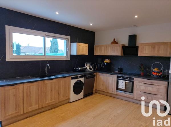 Maison 5 pièces de 155 m² à Sury-le-Comtal (42450)