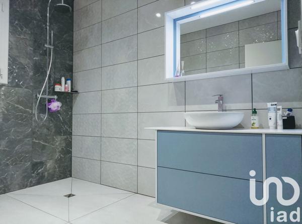 Maison 5 pièces de 155 m² à Sury-le-Comtal (42450)