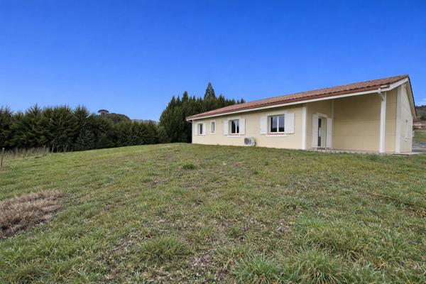 47140 PENNE D AGENAIS Penne d'Agenais, maison de plain pied (2009), avec jardin et garage
