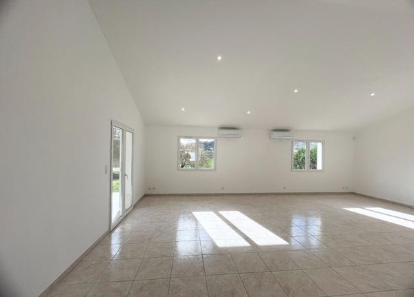 47140 PENNE D AGENAIS Penne d'Agenais, maison de plain pied (2009), avec jardin et garage