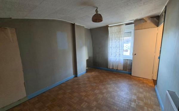 Maison à vendre    2 pièces •  Thil