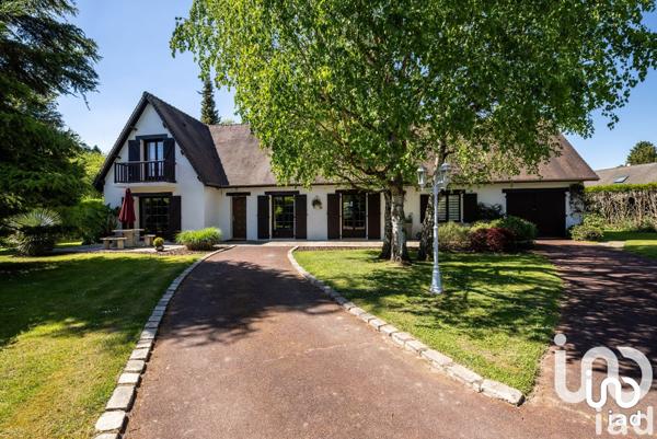 Demeure 8 pièces de 192 m² à Chambly (60230)