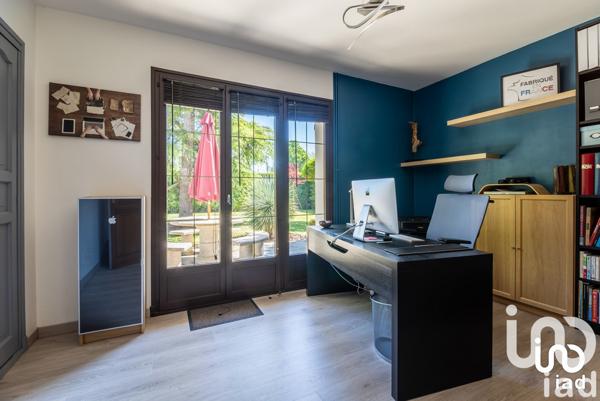 Demeure 8 pièces de 192 m² à Chambly (60230)