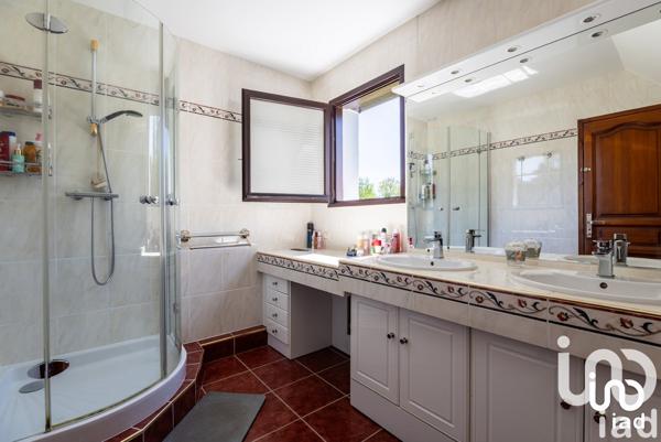 Demeure 8 pièces de 192 m² à Chambly (60230)